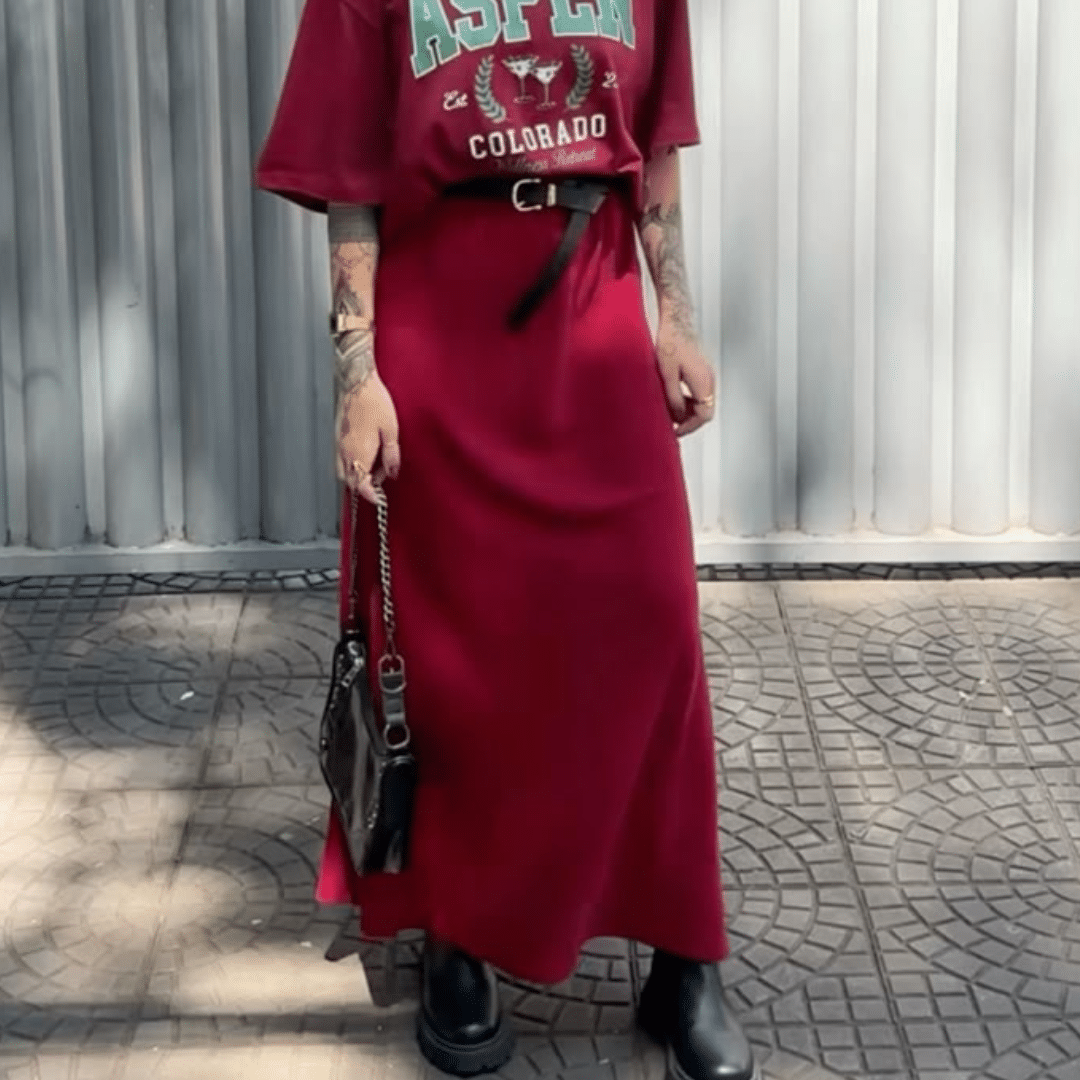 Casual_Chic_with_a_Graphic_Tee