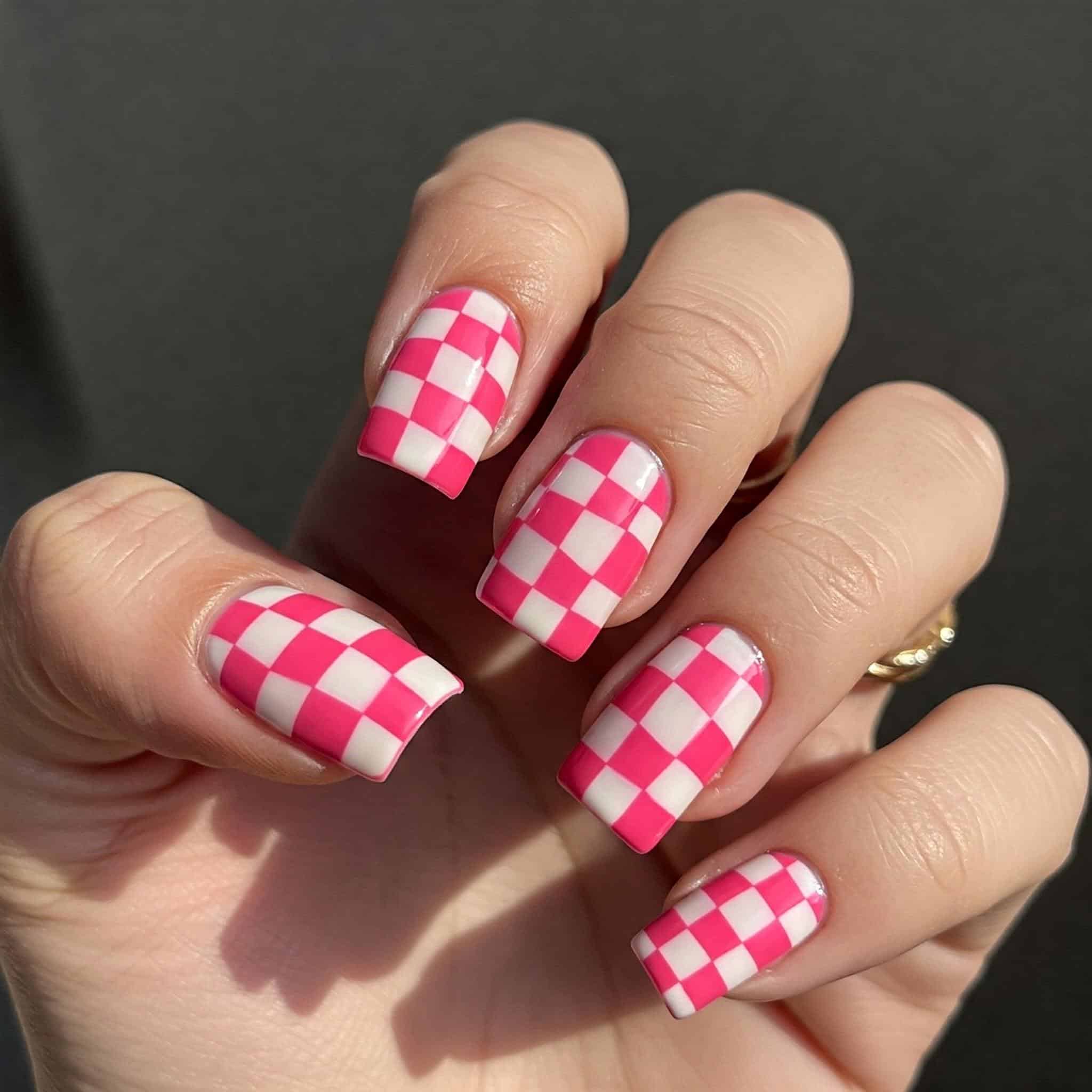 Pink_Checkerboard_Nails