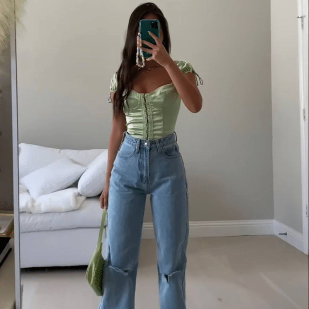 Corset_With_Ripped_Boyfriend_Jeans