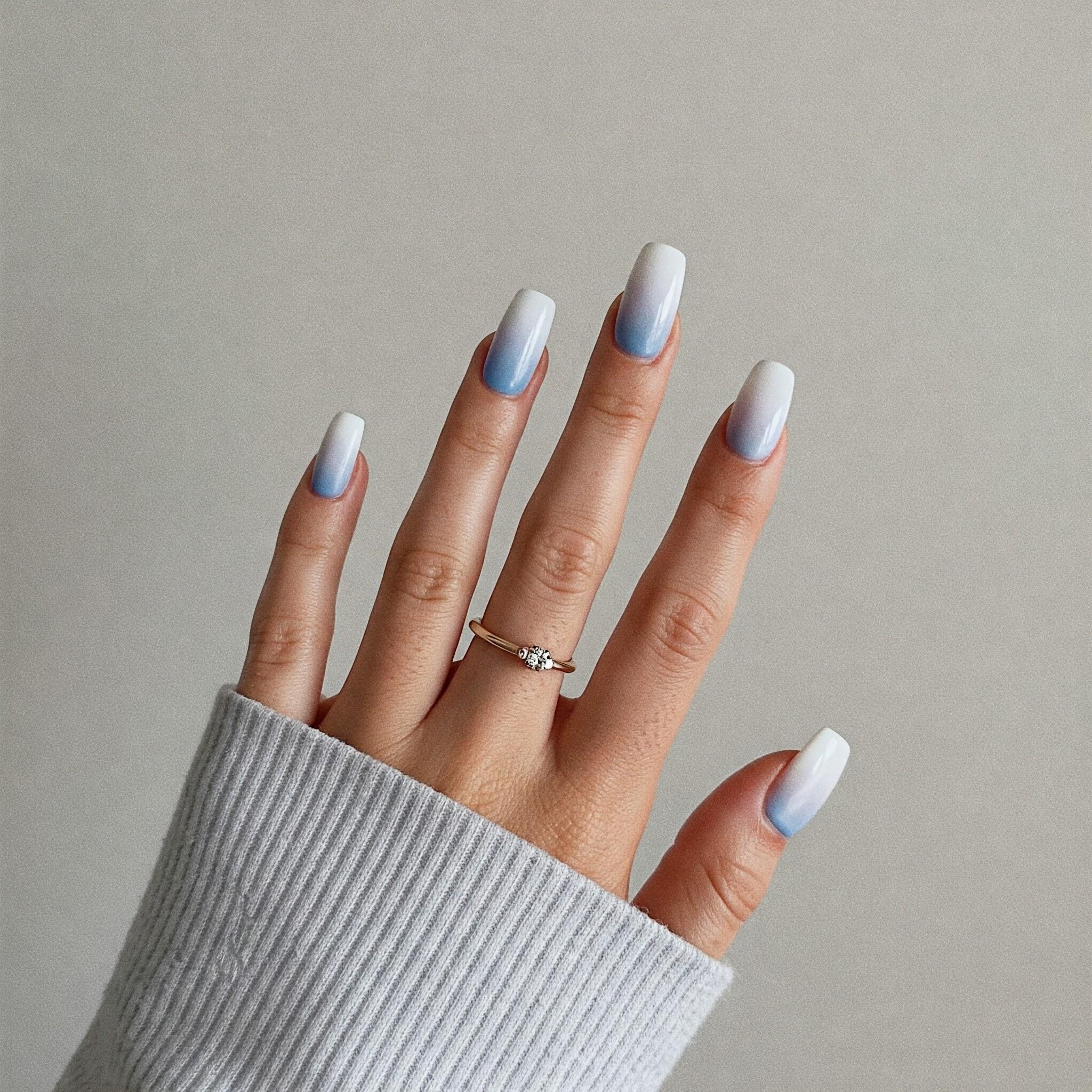 Frosted_Ombre_Nails