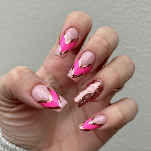 Pink_and_Rose_Gold_Chevron_Pattern