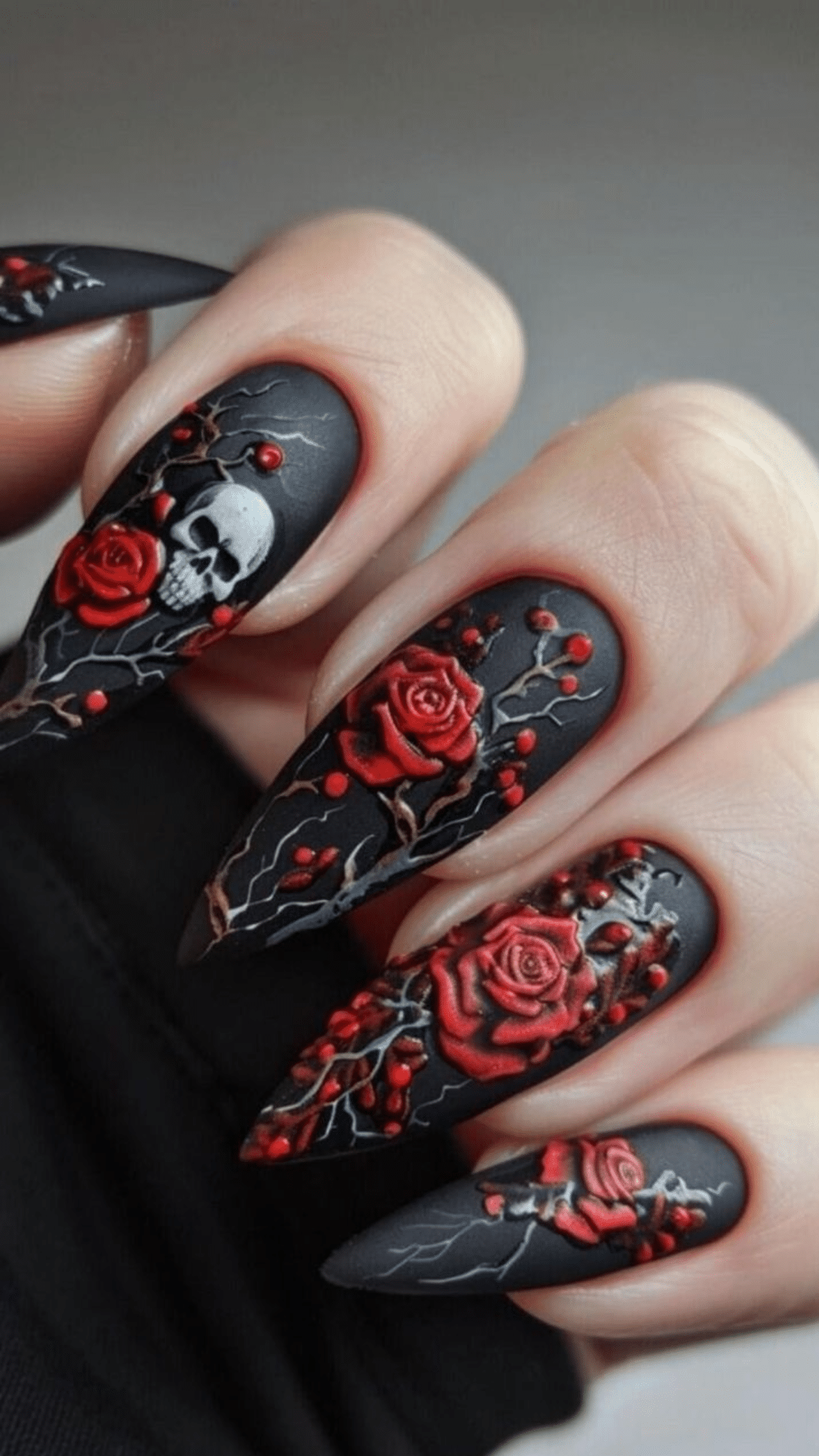 Black_with_Red_Roses
