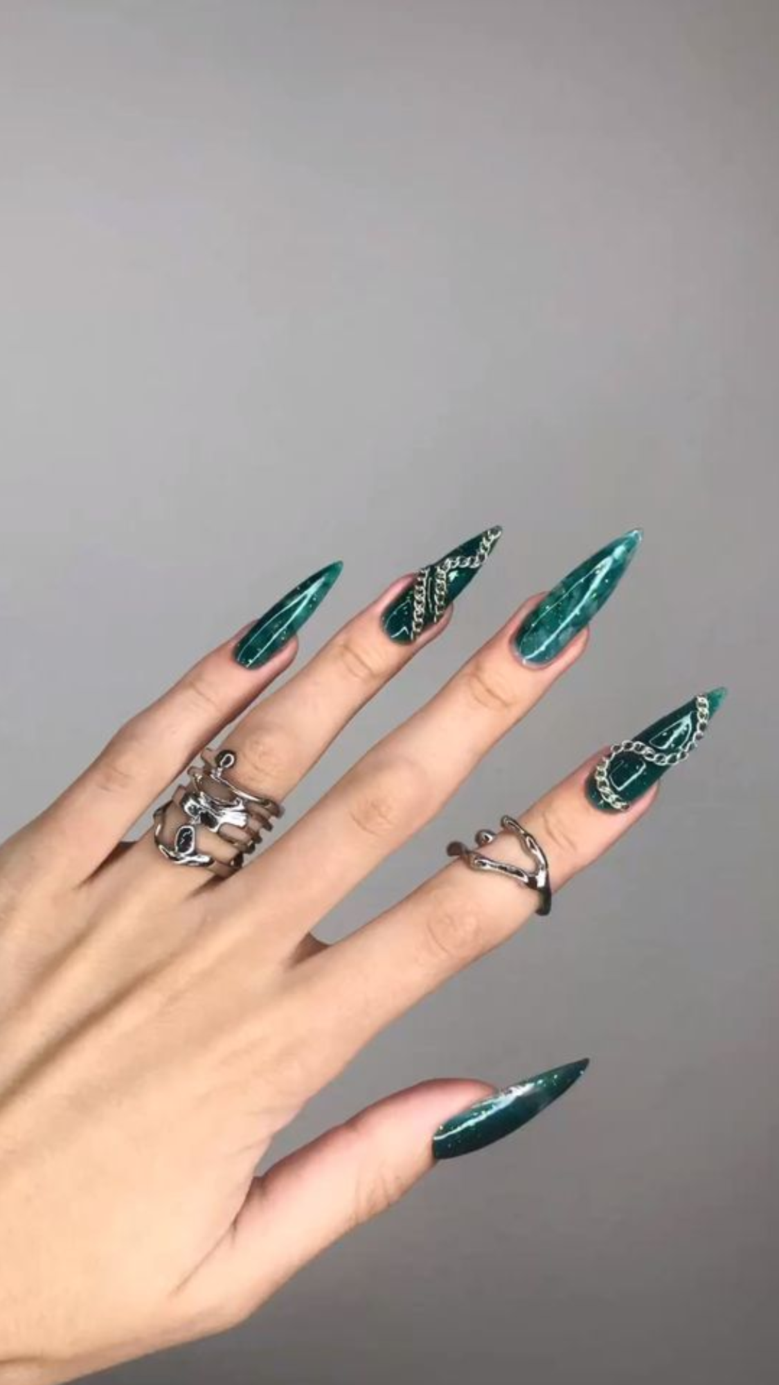 Dark_Green_with_Silver_Chains