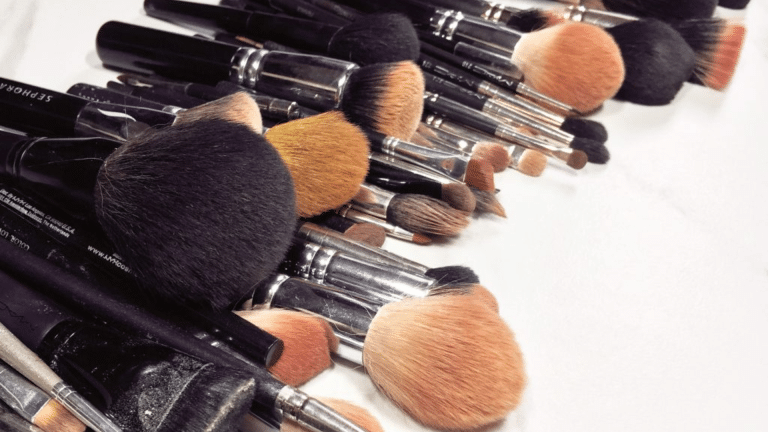 4 methods how to clean makeup brushes