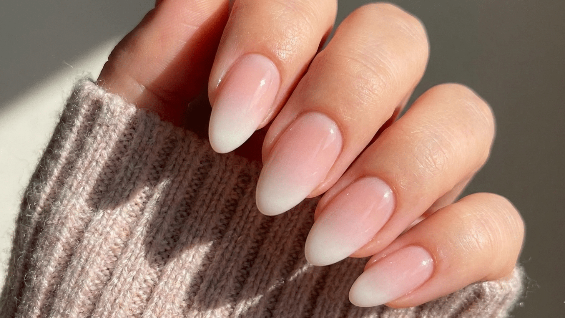 blush kiss valentines nail tips