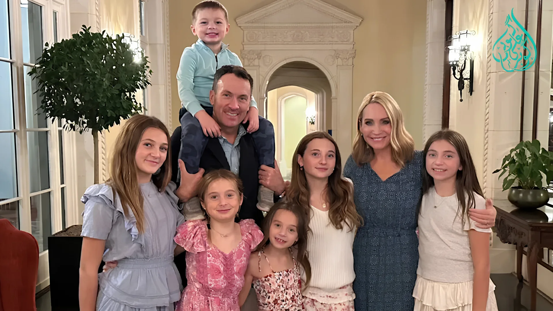 Andrea Canning's family of eight, including Andrea and her husband and six children