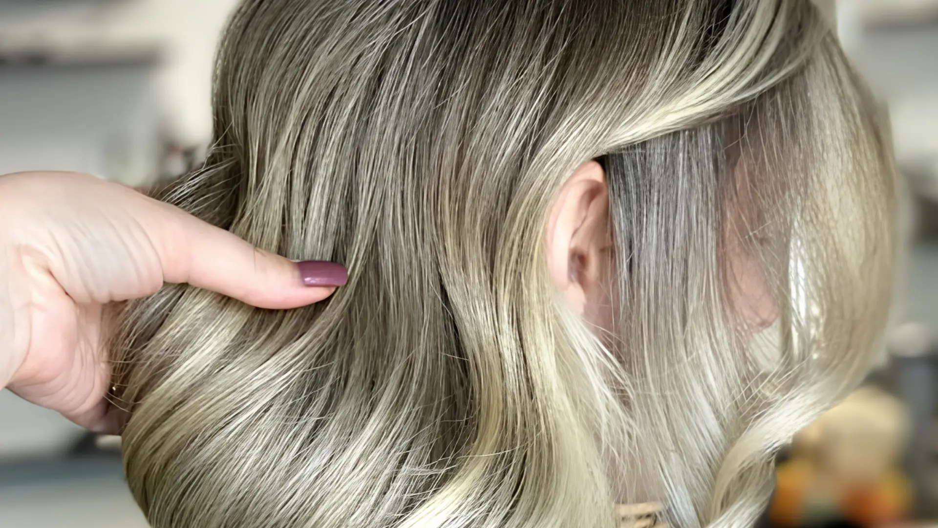 Close up of a woman's blonde and brown baby lights hair highlights